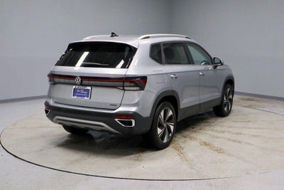 2025 Volkswagen Taos SE 4MOTION