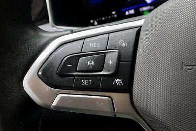 2025 Volkswagen Taos SE 4MOTION