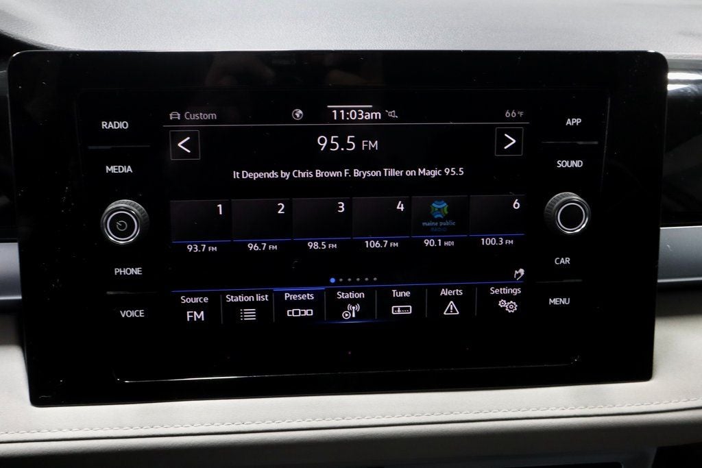 2025 Volkswagen Taos SE 4MOTION