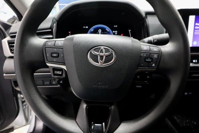 2025 Toyota Camry LE (SE)