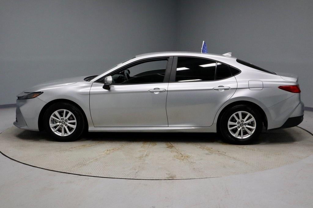 2025 Toyota Camry LE (SE)