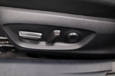 2022 Toyota Camry SE Auto (SE)