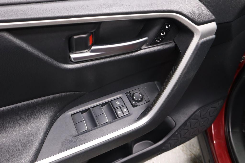 2019 Toyota RAV4 XLE Premium AWD (Natl)