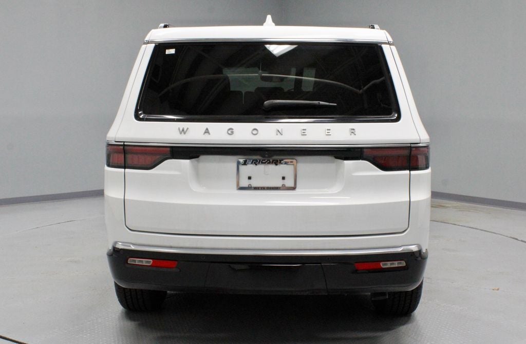 2023 Jeep Wagoneer Base