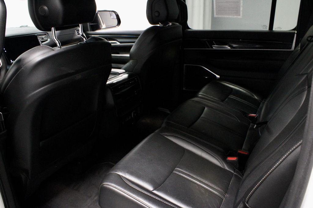 2023 Jeep Wagoneer Base