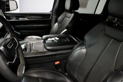 2023 Jeep Wagoneer Base