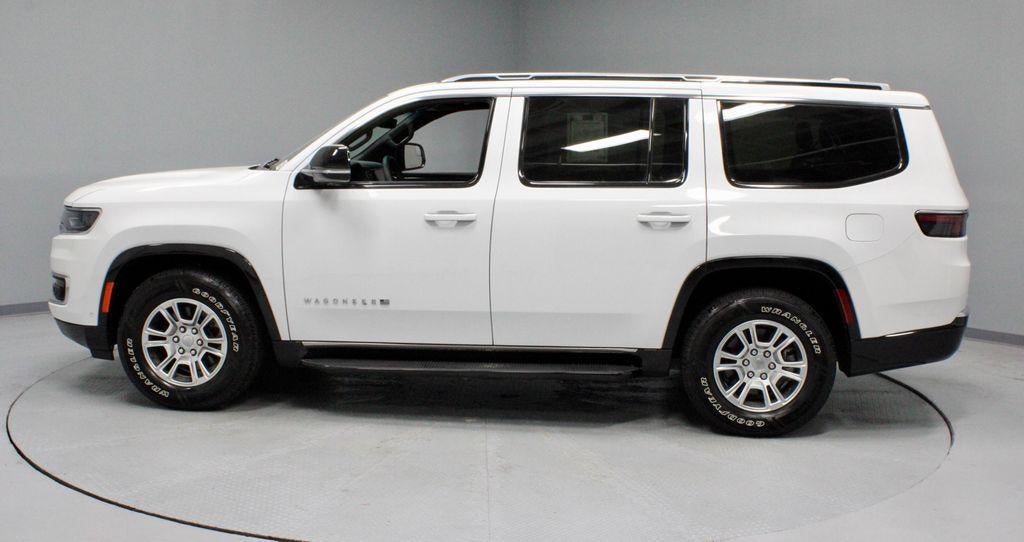 2023 Jeep Wagoneer Base