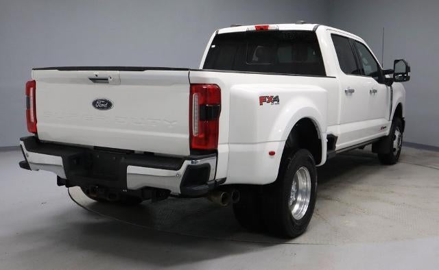2023 Ford Super Duty F-350 DRW Lariat