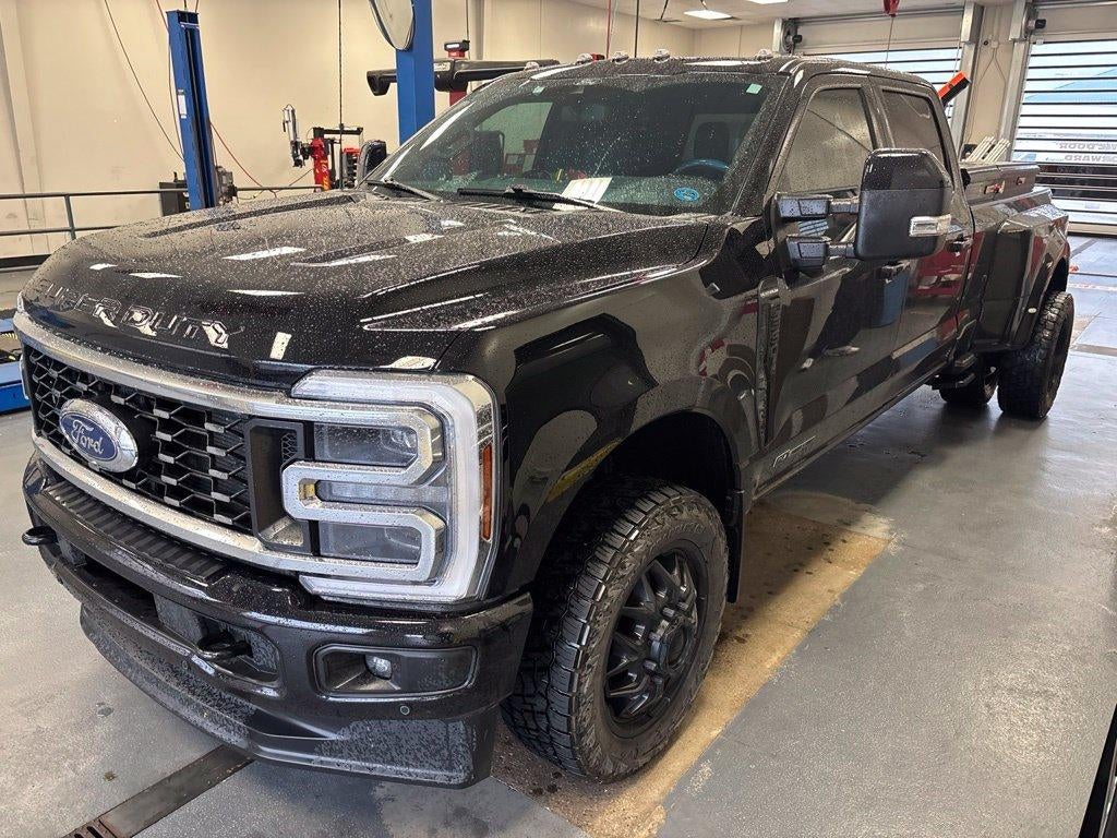 2025 Ford Super Duty F-350 DRW Platinum