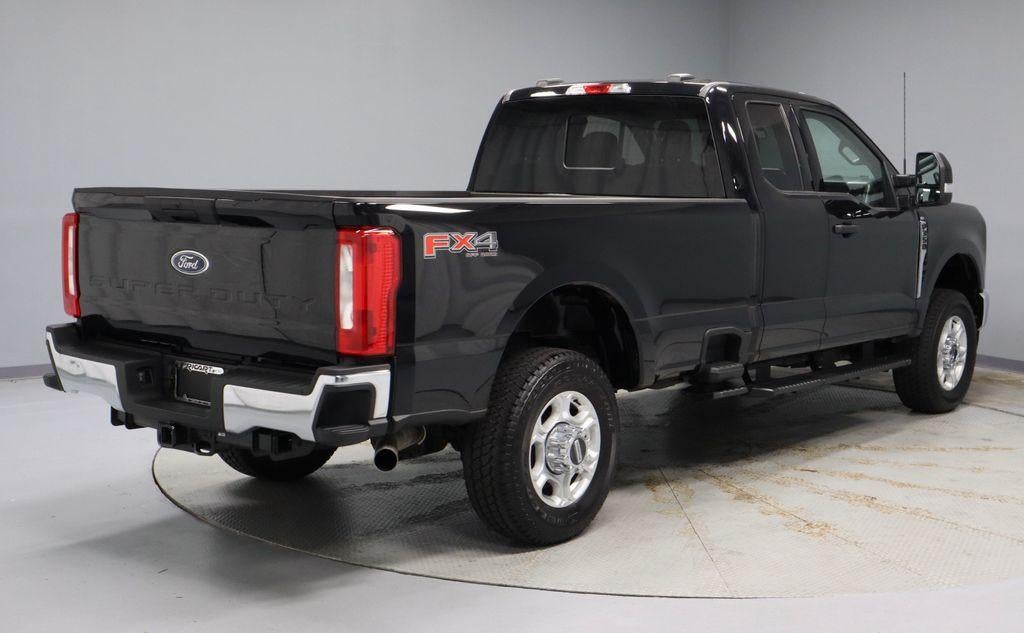 2025 Ford Super Duty F-350 SRW XLT