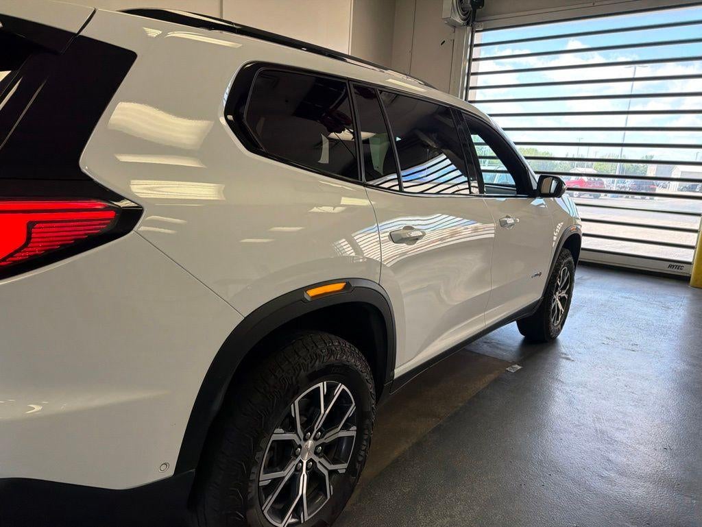 2024 GMC Acadia AT4