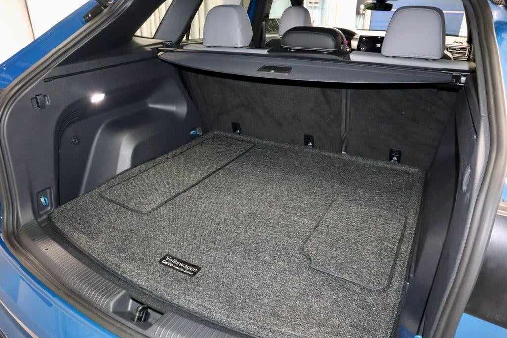 2025 Volkswagen Atlas Cross Sport 2.0T SEL R-Line Black