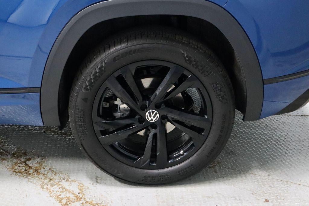 2025 Volkswagen Atlas Cross Sport 2.0T SEL R-Line Black