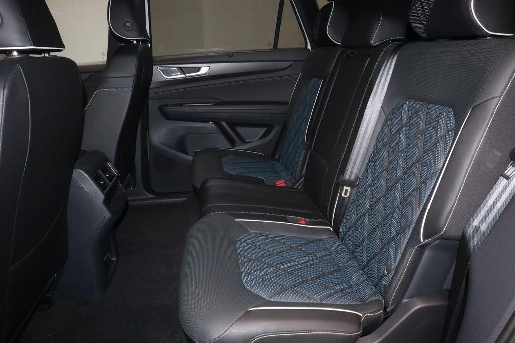 2025 Volkswagen Atlas Cross Sport 2.0T SEL Premium R-Line