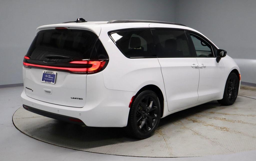2025 Chrysler Pacifica Limited