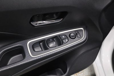 2024 Nissan Versa 1.6 SR