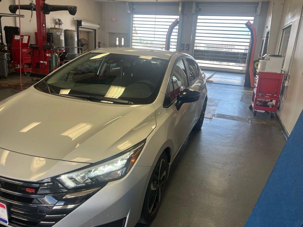 2023 Nissan Versa 1.6 SR