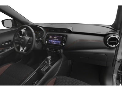 2022 Nissan Kicks SR