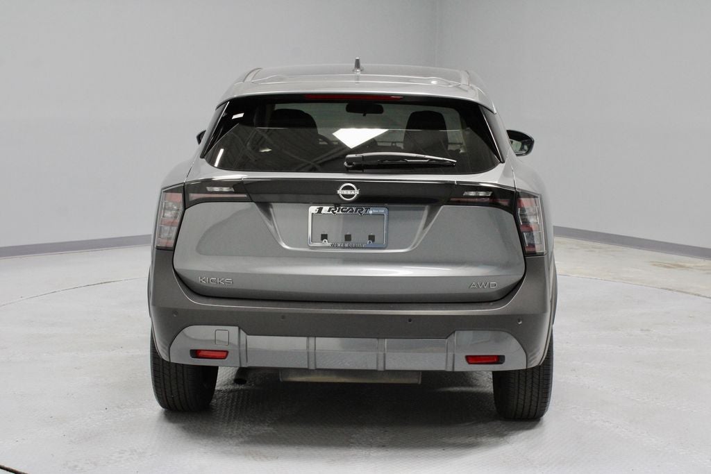 2025 Nissan Kicks SV