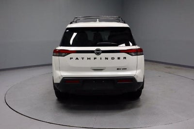 2024 Nissan Pathfinder SV