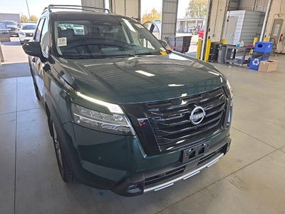 2024 Nissan Pathfinder SL