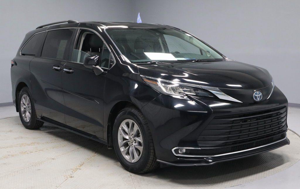 2022 Toyota Sienna XLE