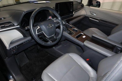 2022 Toyota Sienna XLE