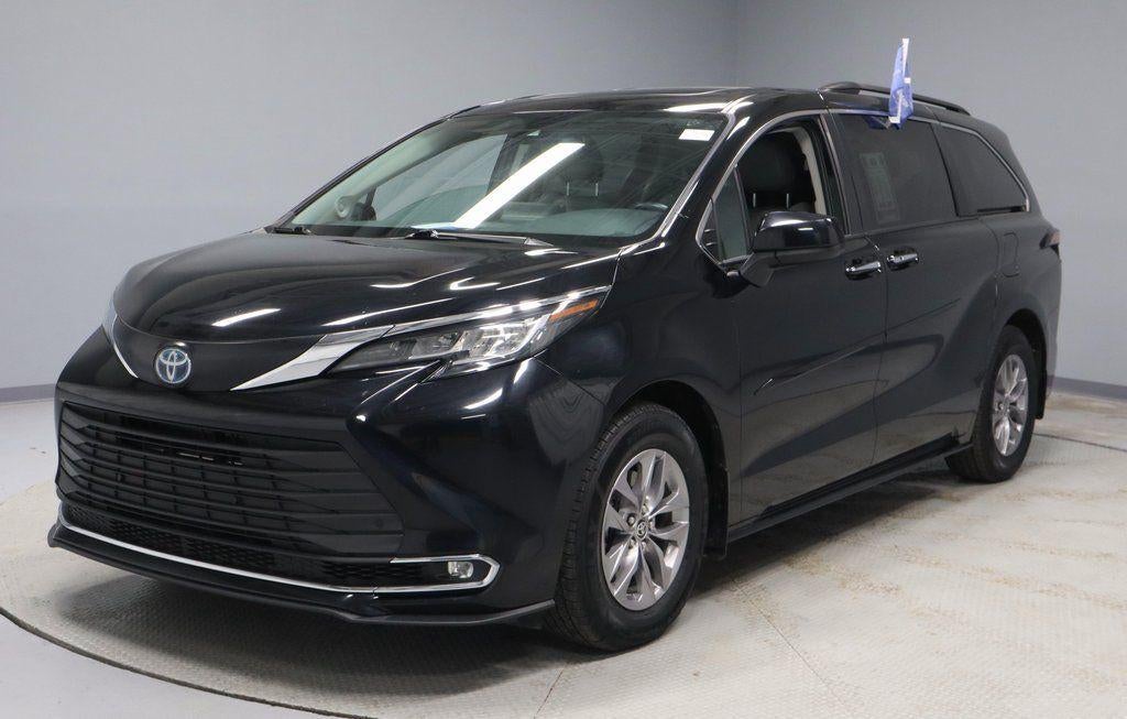 2022 Toyota Sienna XLE