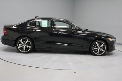 2024 Volvo S60 B5 Plus Dark Theme