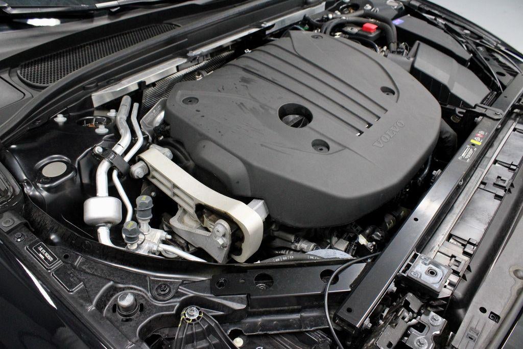 2024 Volvo S60 B5 Plus Dark Theme