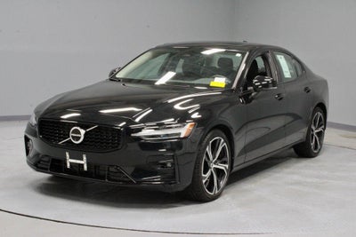 2024 Volvo S60 B5 Plus Dark Theme