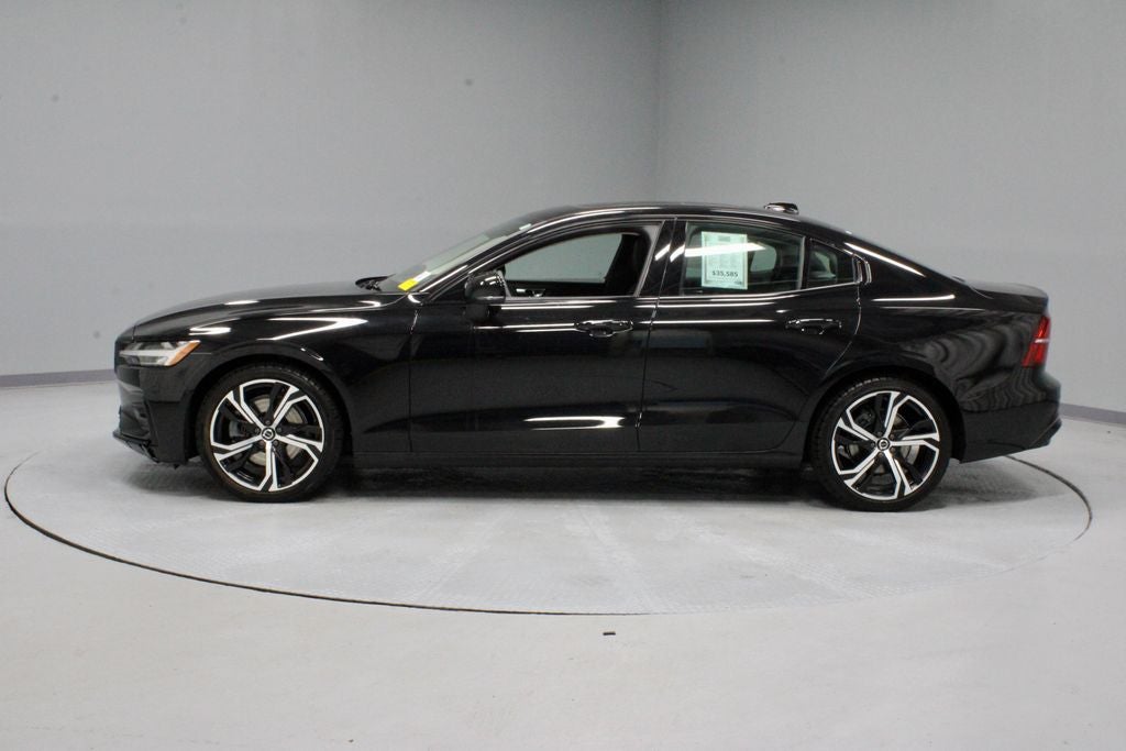 2024 Volvo S60 B5 Plus Dark Theme