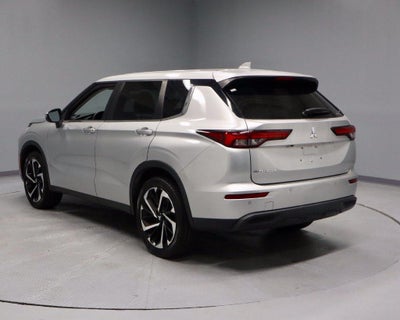 2022 Mitsubishi Outlander ES