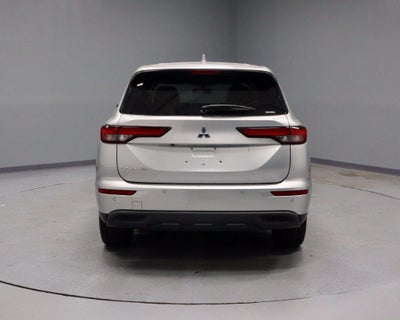2022 Mitsubishi Outlander ES