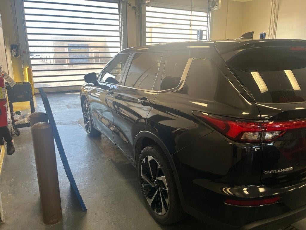 2022 Mitsubishi Outlander ES