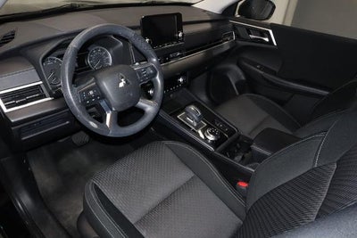 2022 Mitsubishi Outlander ES