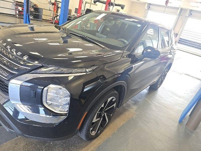 2022 Mitsubishi Outlander ES