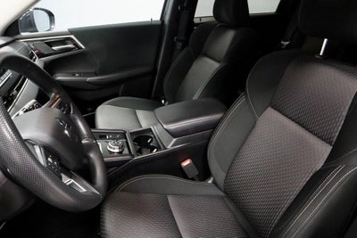 2024 Mitsubishi Outlander ES