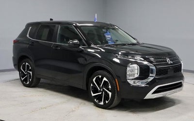 2023 Mitsubishi Outlander SE