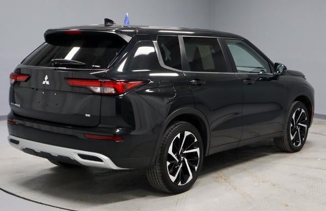 2023 Mitsubishi Outlander SE
