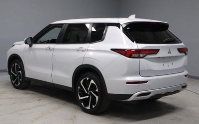 2023 Mitsubishi Outlander SE