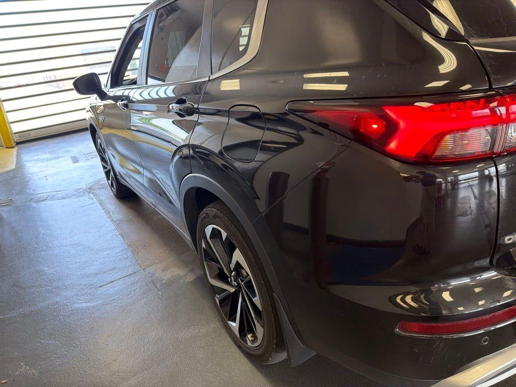 2023 Mitsubishi Outlander PHEV SE