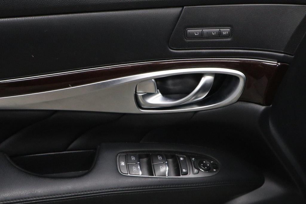 2017 INFINITI Q70 3.7X