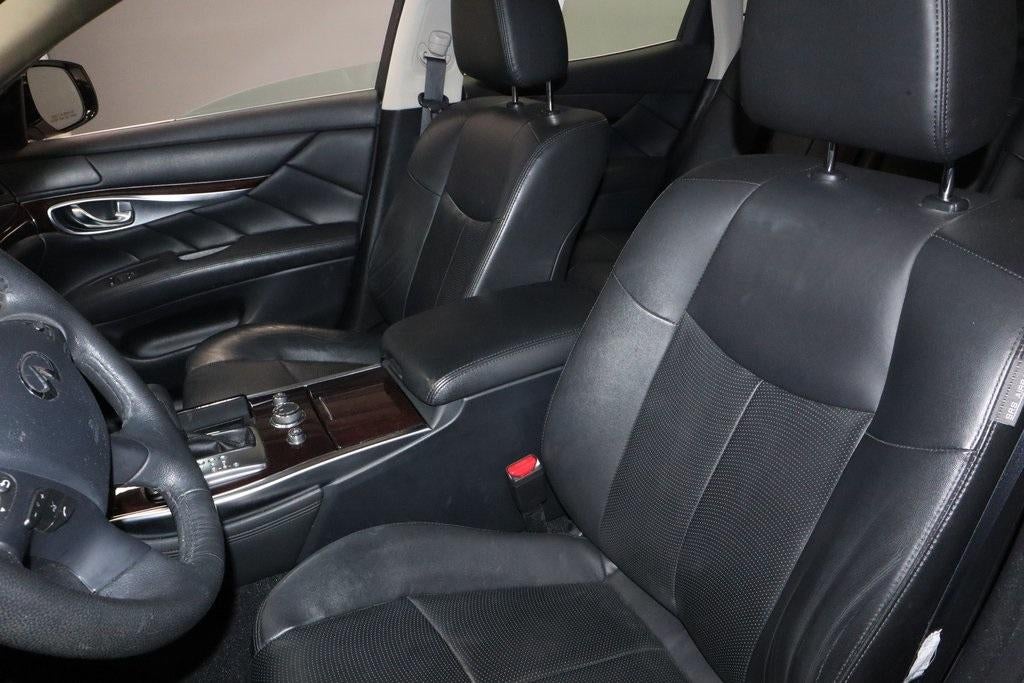 2017 INFINITI Q70 3.7X