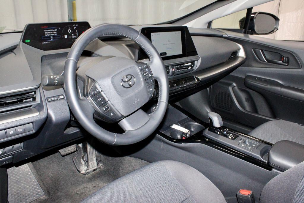 2025 Toyota Prius LE
