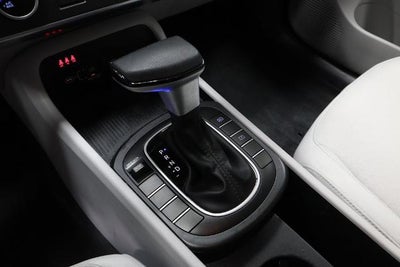 2024 Hyundai KONA SE