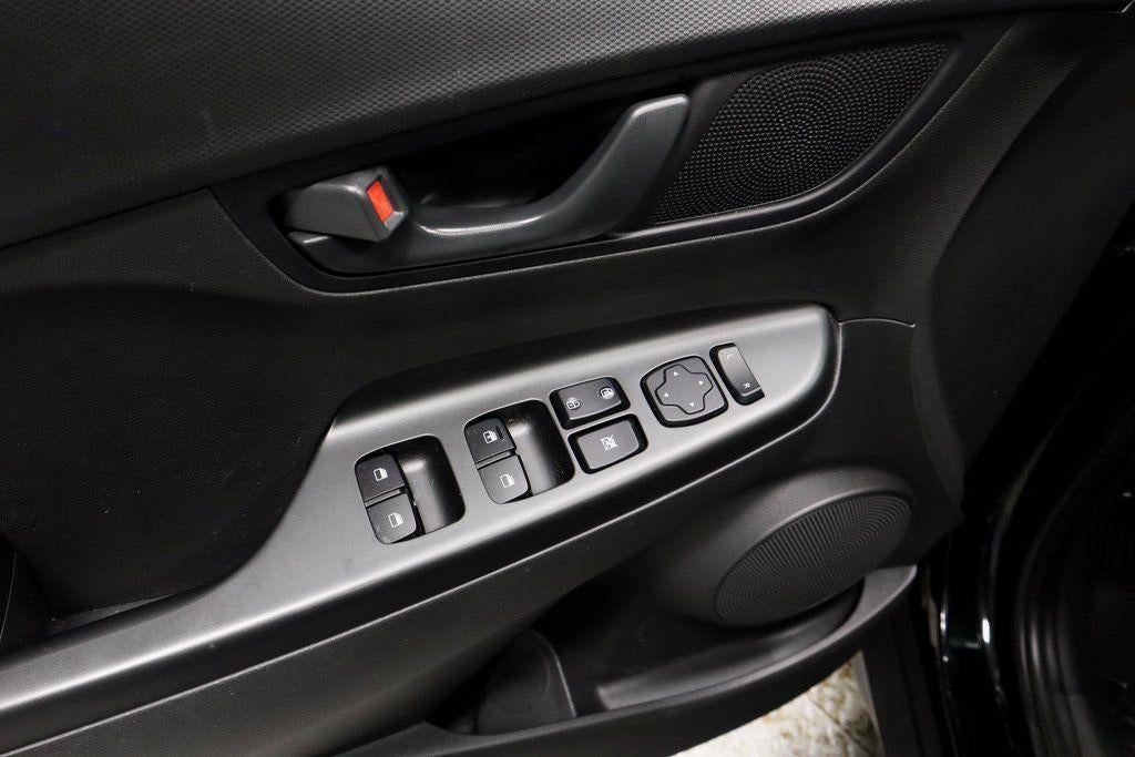 2023 Hyundai KONA SE