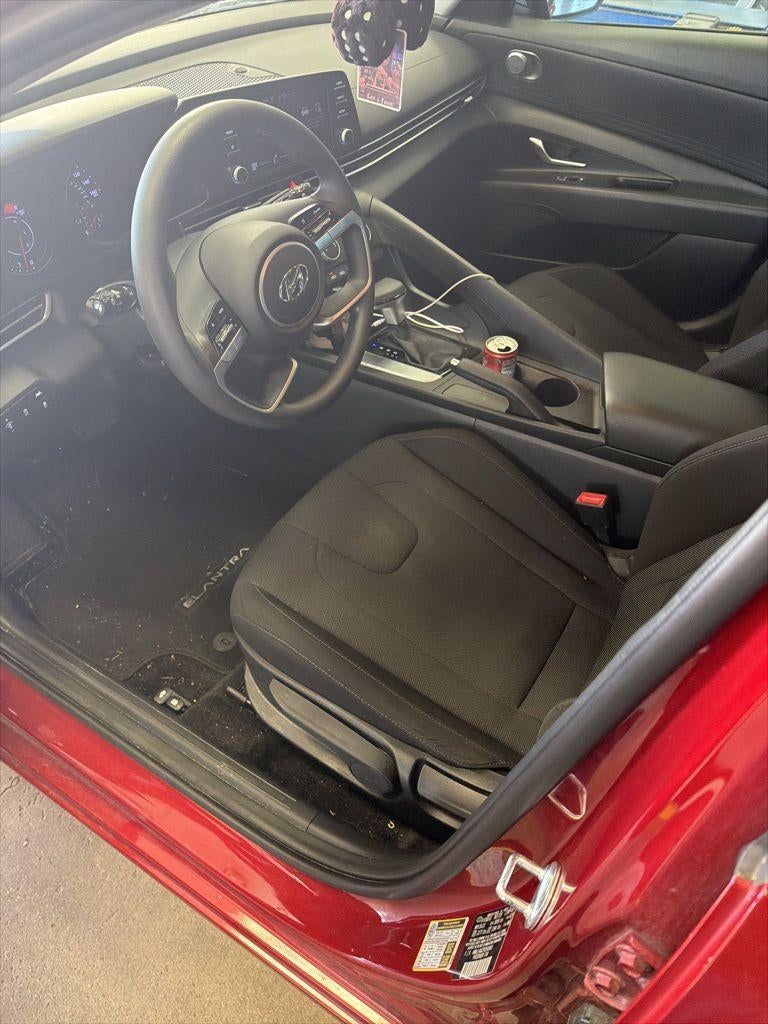 2023 Hyundai ELANTRA SE