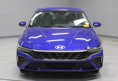 2025 Hyundai ELANTRA SE