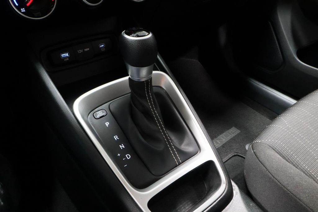 2025 Hyundai VENUE SE